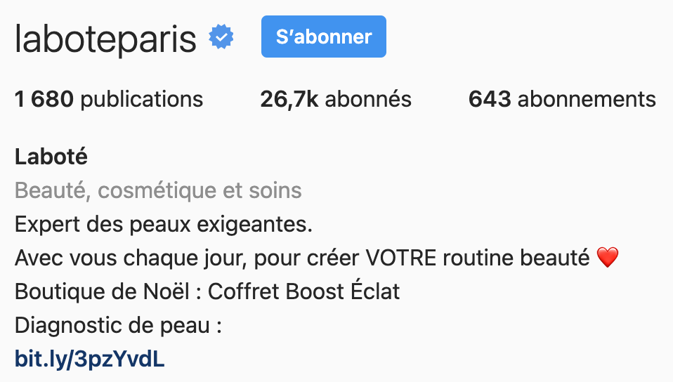 Un compte Instagram de marque cosmétique française qui est vérifié par Instagram